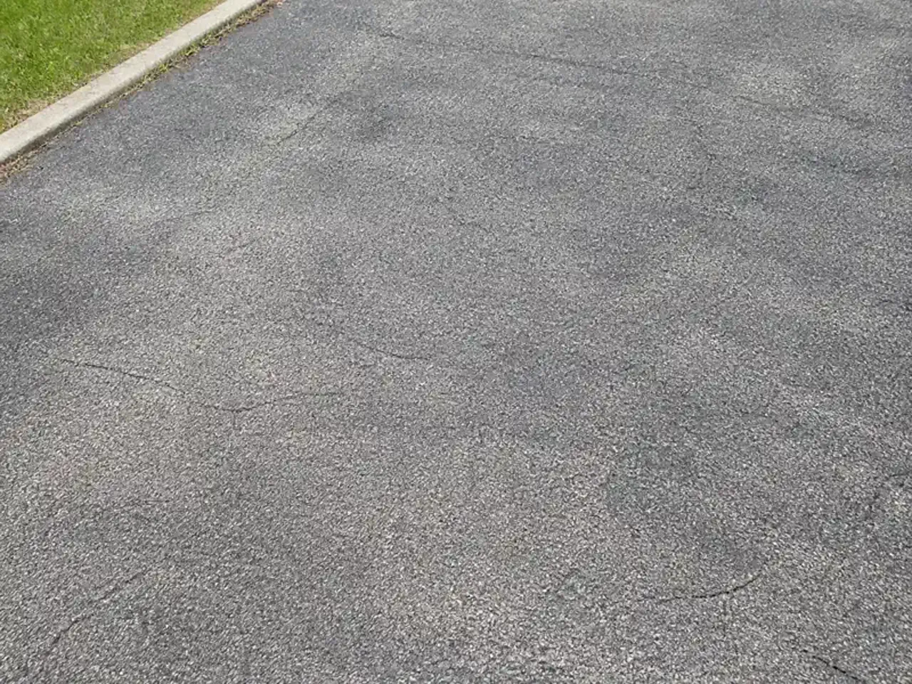 Can You Sealcoat a Driveway in the Rain or Wet Weather?