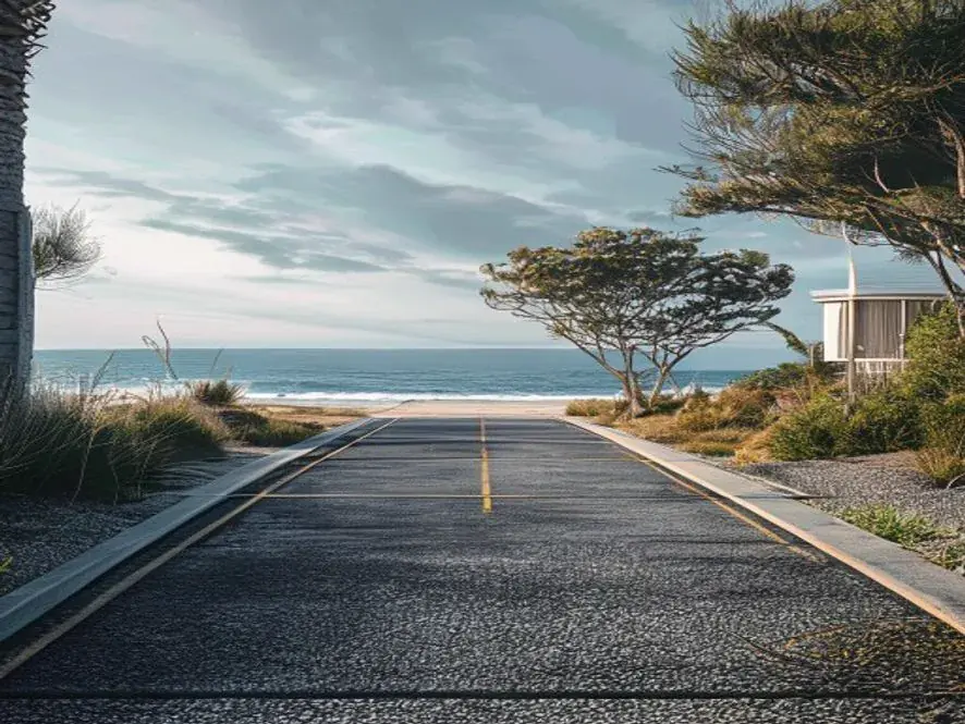 Asphalt Driveways in Coastal, Salt-Air Climates: Faster Wear and Better Mixes